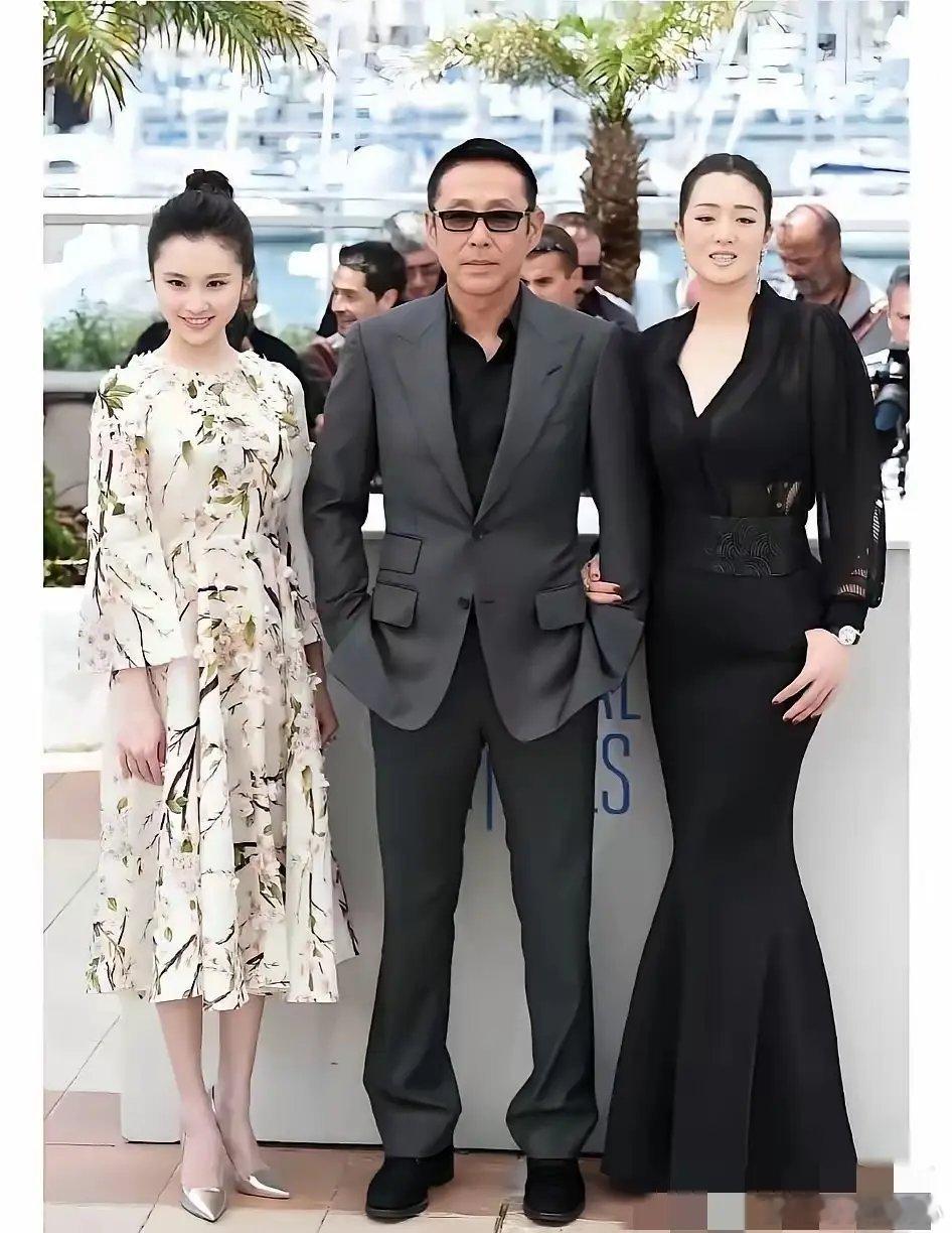 最出名的不见得漂亮，最漂亮的不见得出名！左边这位是谁？