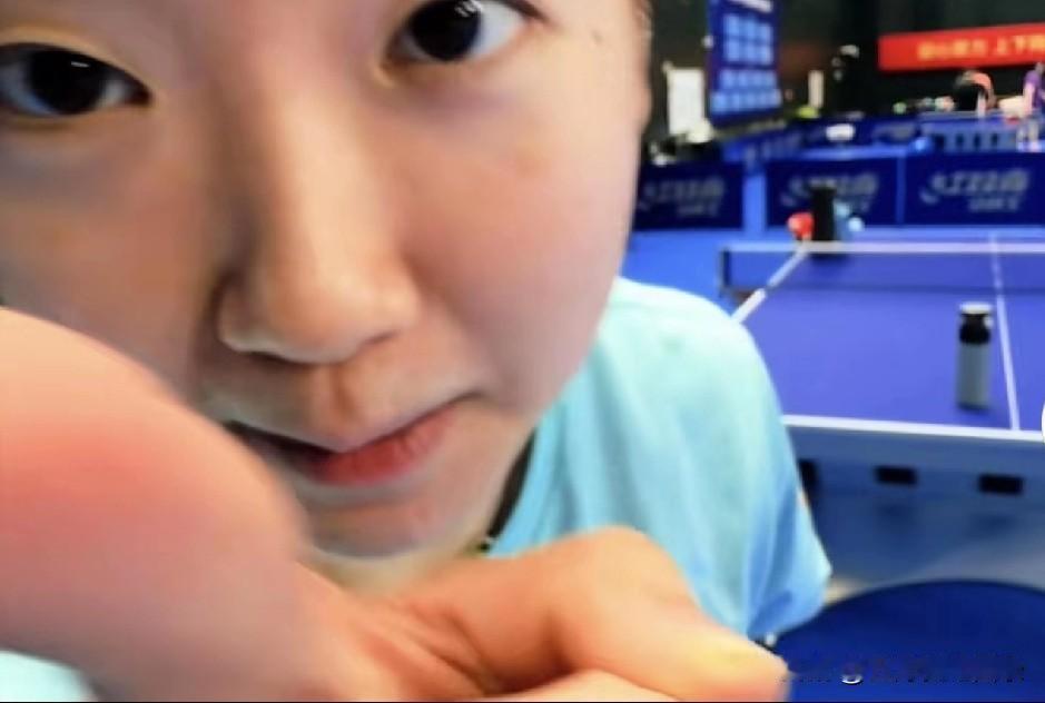 翔哥发视频了，莎莎居然敢指着翔哥，好像在威胁翔哥“你再给我出难题，我就不练