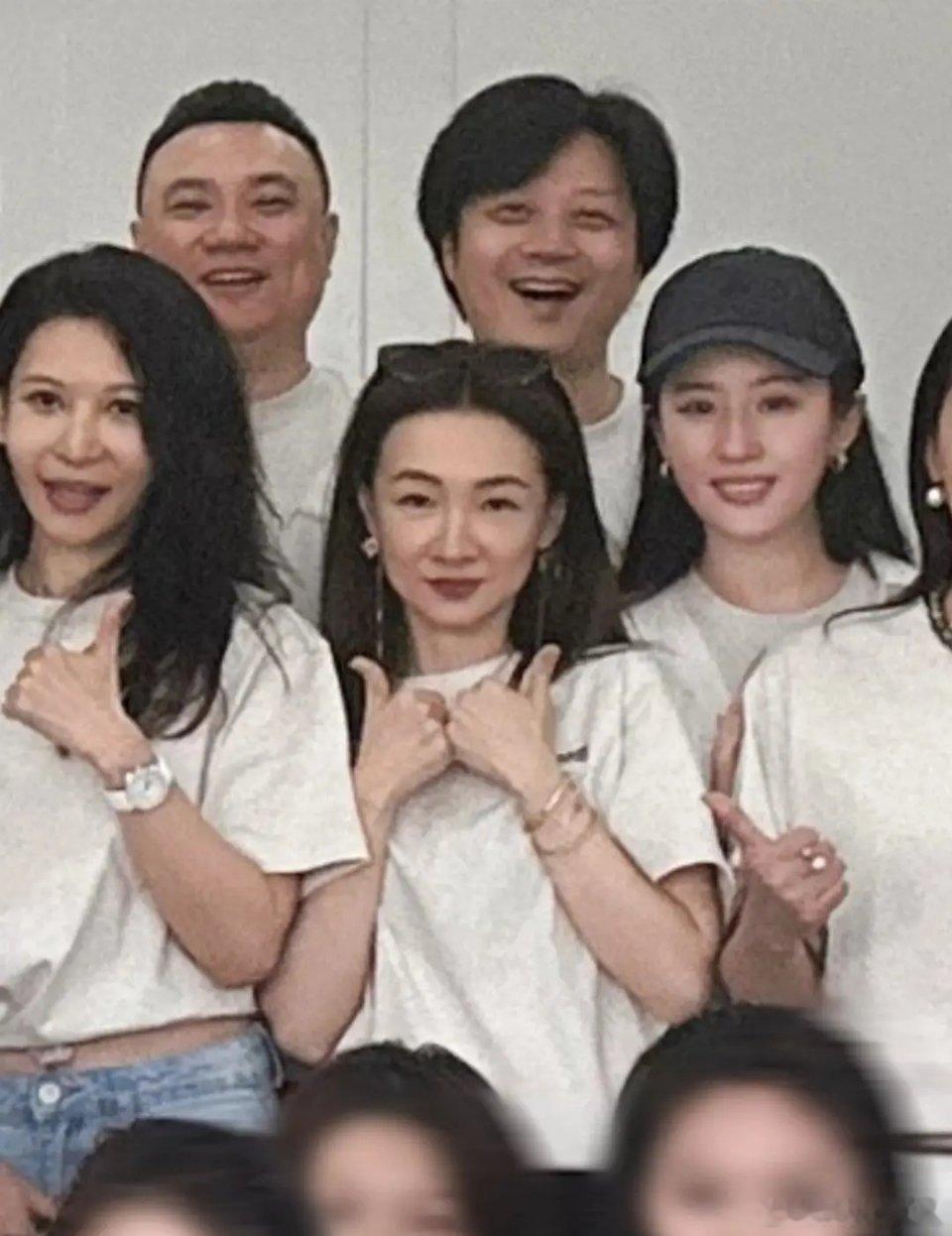 刘亦菲是不是给自己P图了，第二张明明有法令纹