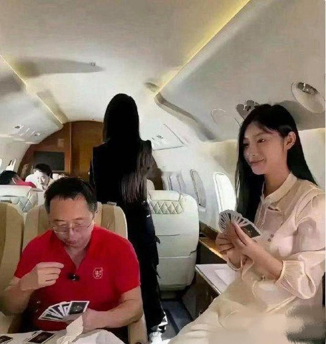 有钱人坐飞机，竟然‎是这样操作的啊‏。