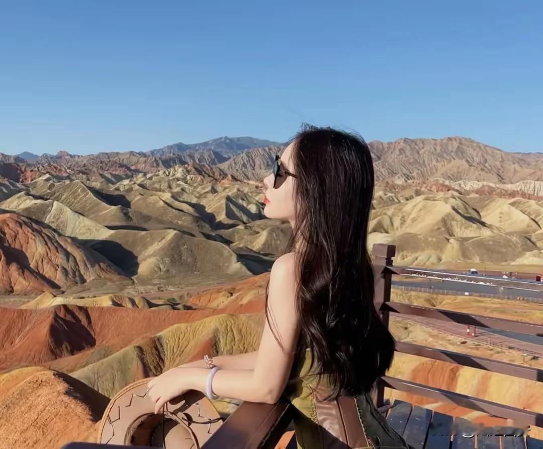 幸福是什么？第一：吃得下，睡得香，身体倍棒，做自己喜欢的事情。第二