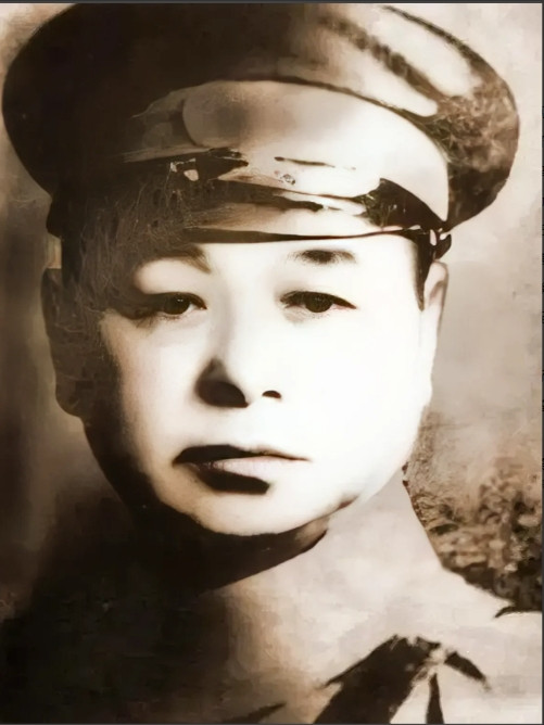 1949年，起义将领范绍增，把家里7个妻妾叫到一起，开口说：“现在是一夫一妻