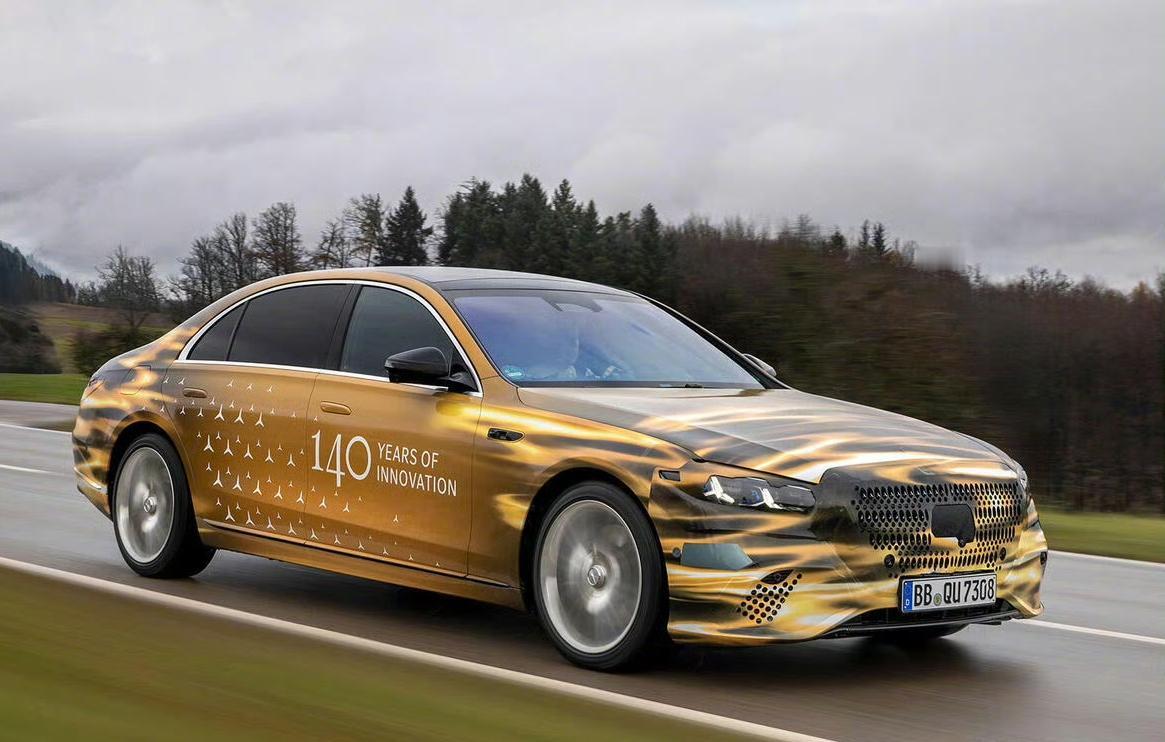 1月29日，奔驰S级要搞大事了，史上最大改款即将发布。说真的，我第一眼看到这