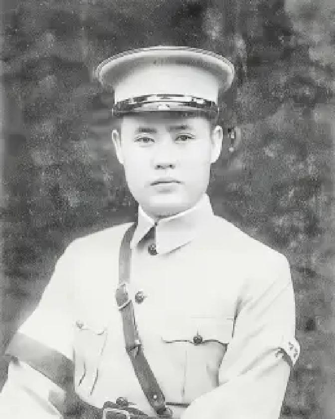 1956年，当时担任水利部部长的傅作义几次向中央请求放陈长捷出来，也几回到功德林