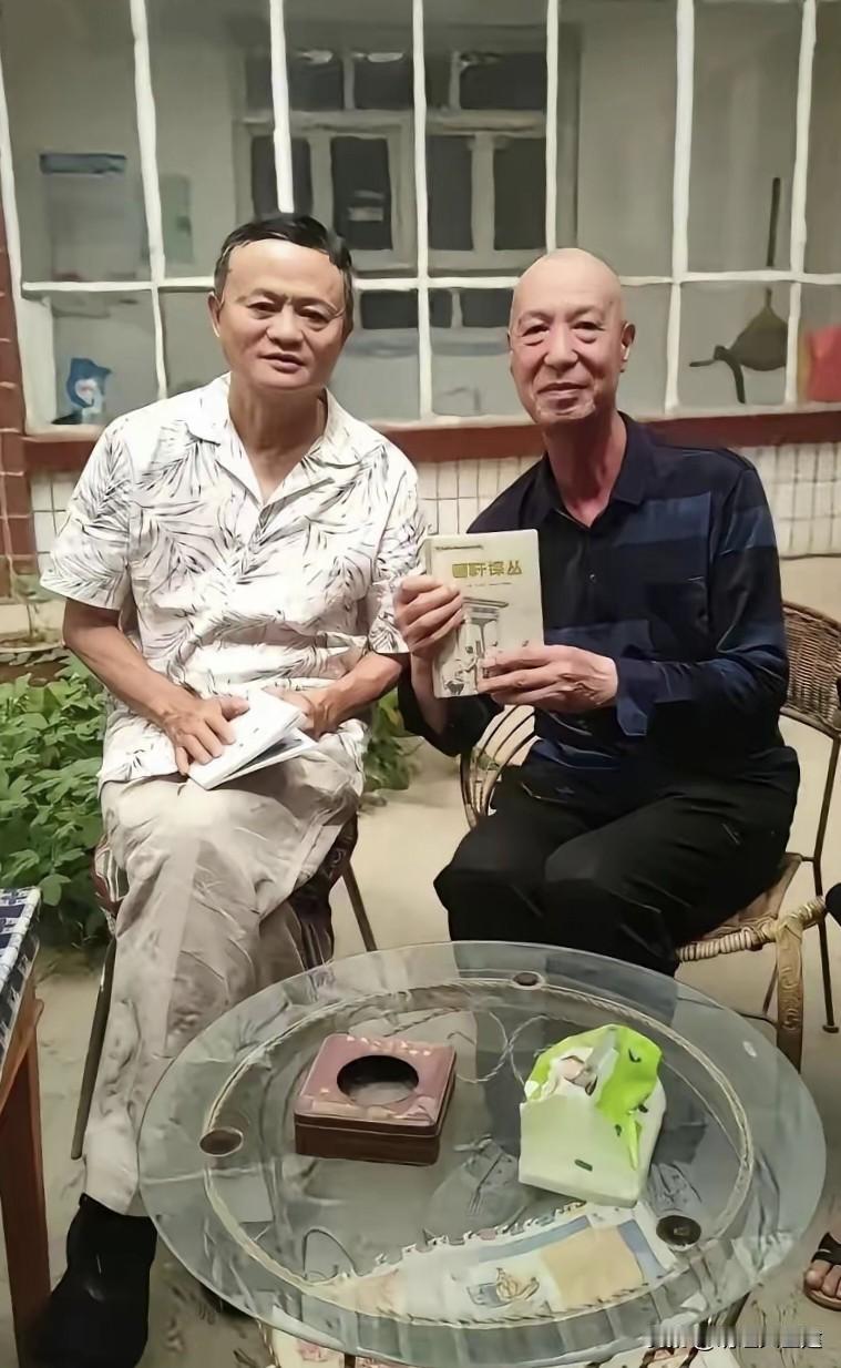 马云低调现身甘肃农家，十年种树6亿棵，首富的“退休生活”让人意外！8月16日