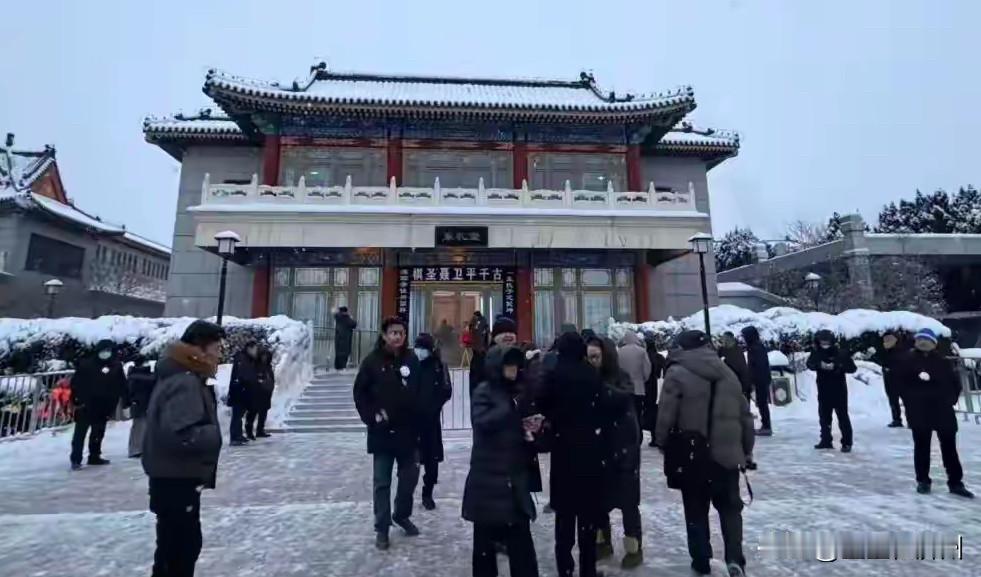 棋圣聂卫平去世，前来悼念的名人很多，但最让我感到意外的是，这位大咖也来了…