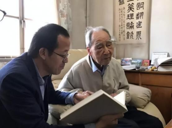 🌞2017年，俞敏洪去看望自己北大的恩师许渊冲，没想到，年纪已经96岁的恩