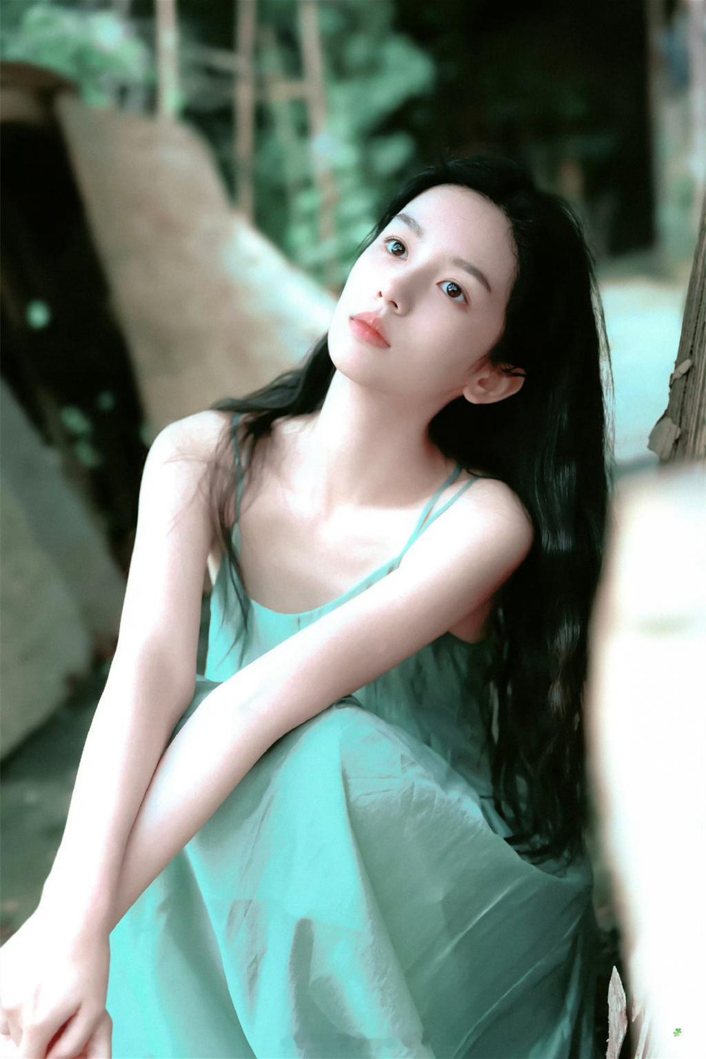 周也粉粉嫩嫩小也子​​​