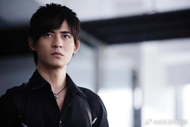 周渝民出MV了周渝民一开口就是青春回忆杀🎵新MV质感高级，状态稳到惊人，