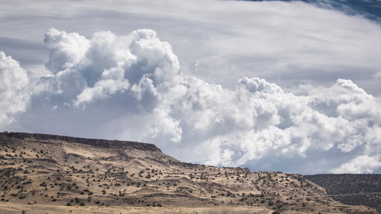 一位从底层崛起的商人说：为什么从社会底层往上爬这么难？不是你不努力，是规则太残