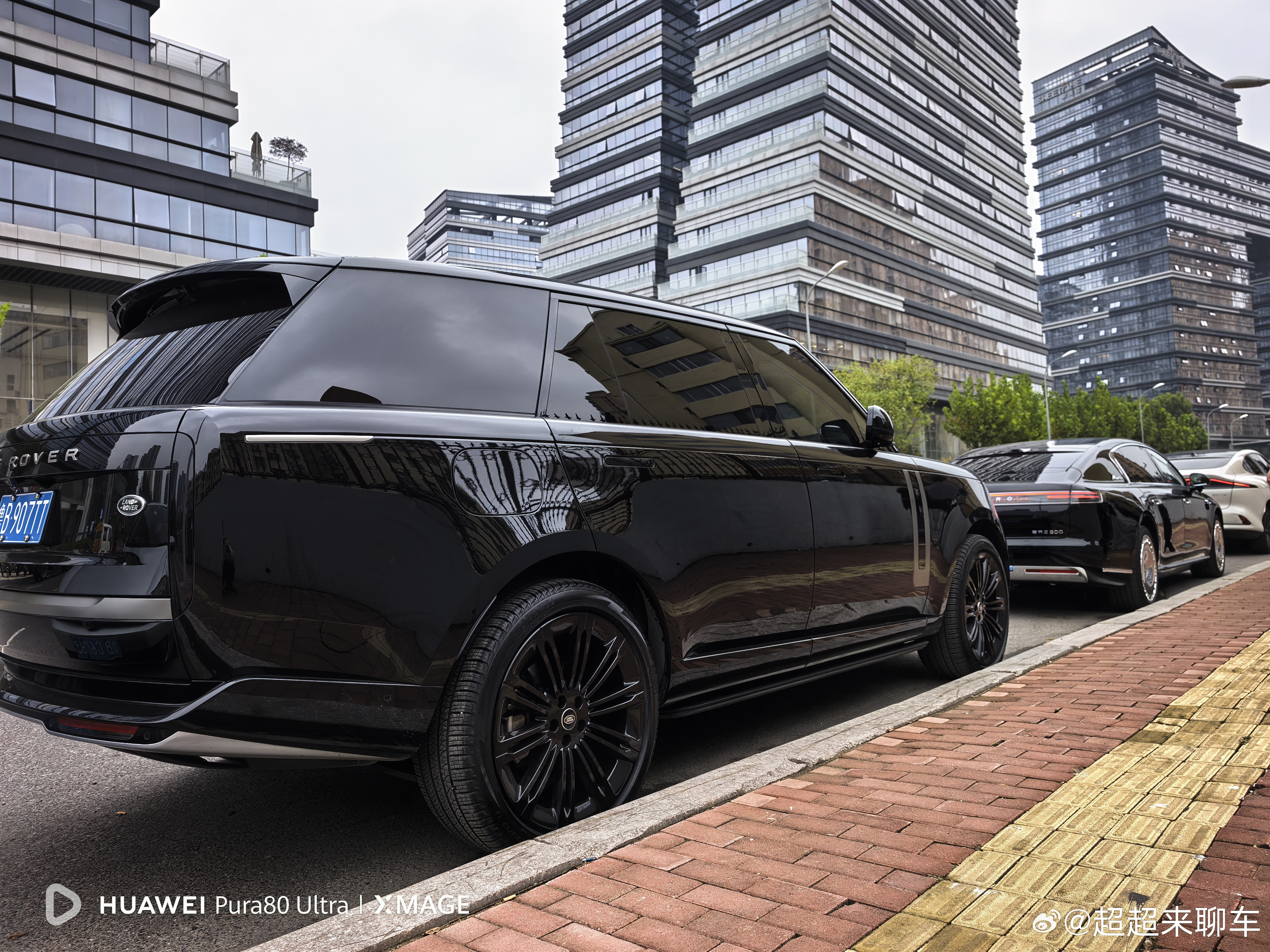 尊界提车啦，司令已经说了“以后粉丝们来青岛，揽胜开道，尊界接待！​​”不过弱弱