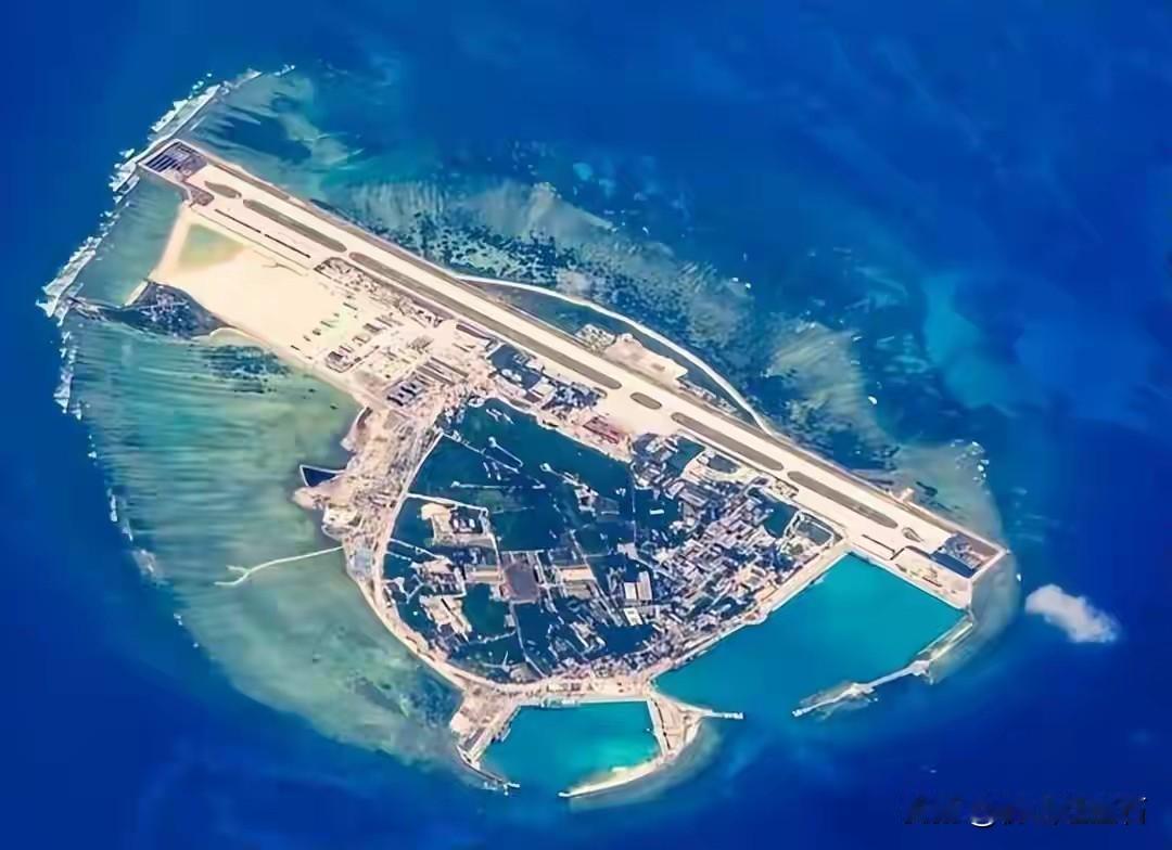 最近永兴岛变化惊人，面积暴涨50%，歼-16战机还强势入驻，南海战略升级势在