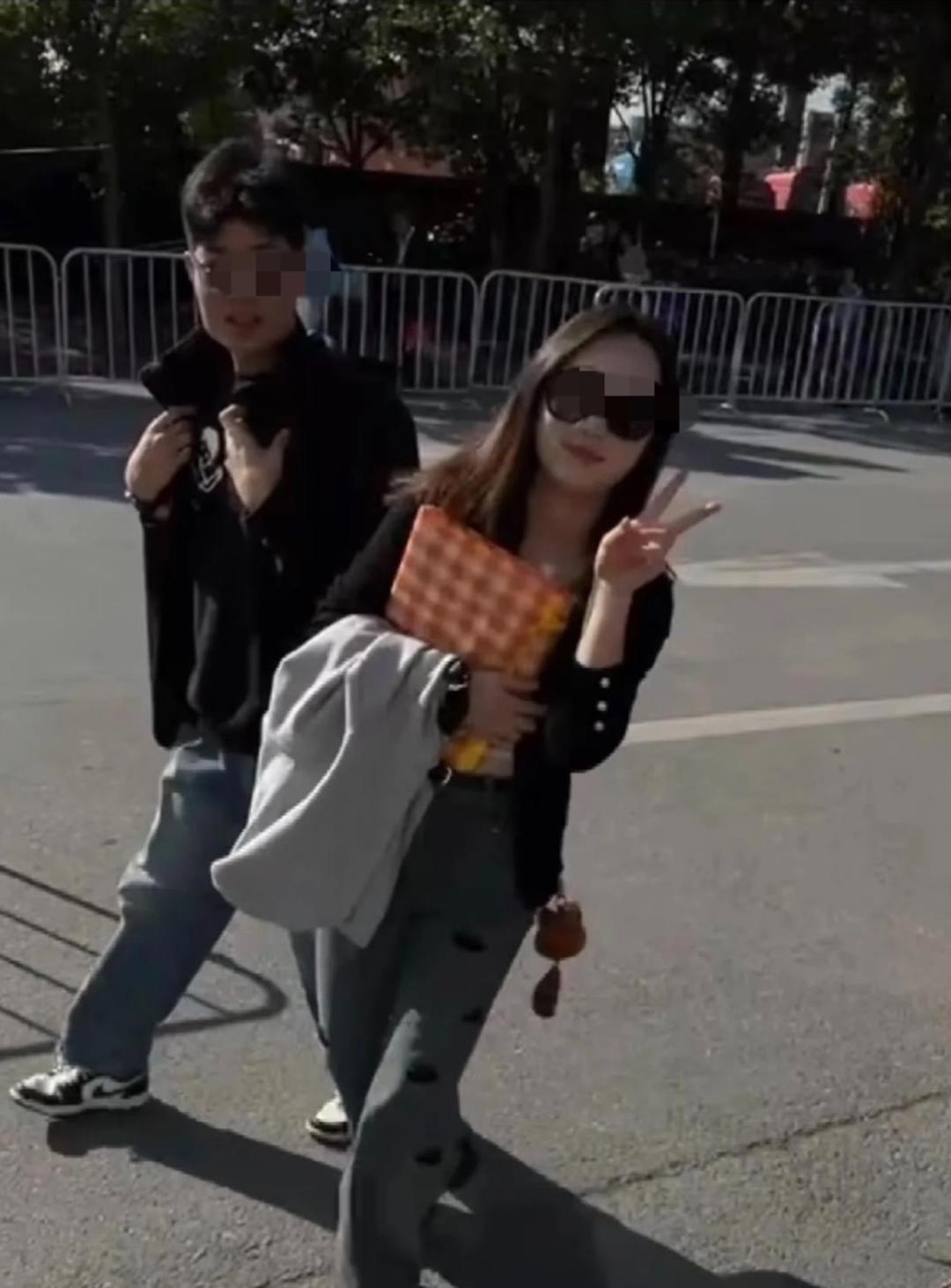 “说是跟闺蜜去马来西亚旅游，结果是跟一个男的。”28岁的中国女子向父母撒了一个弥