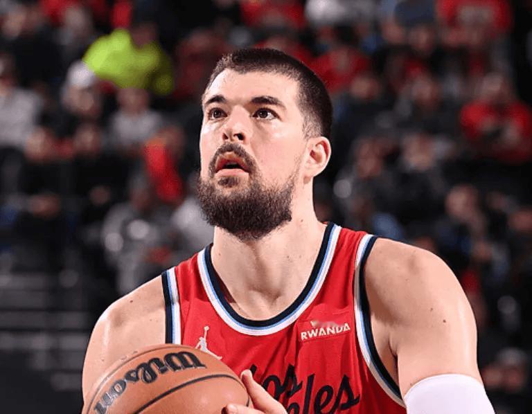 快船的四连胜，正在掩盖一个危险的裂痕。不是球员不努力，而是建队逻辑在打架。你