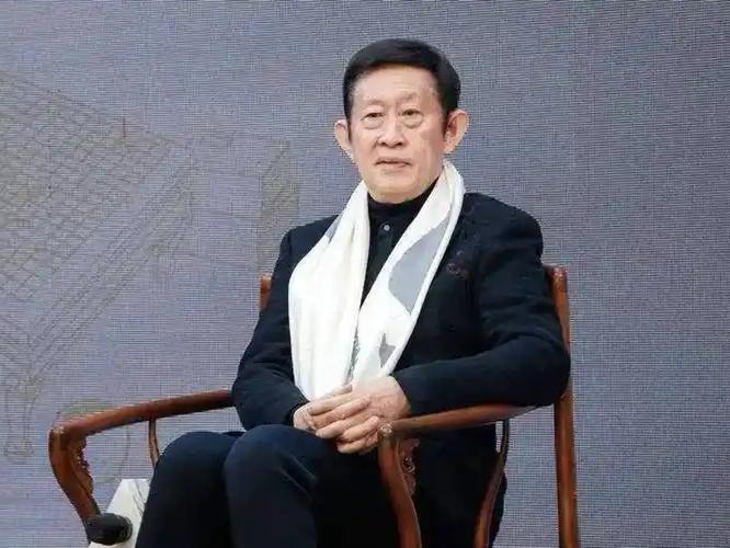 王立群教授说：“永远记住，钱，是会选人的。钱，偏爱漂亮的人；钱，靠近温柔的人；钱