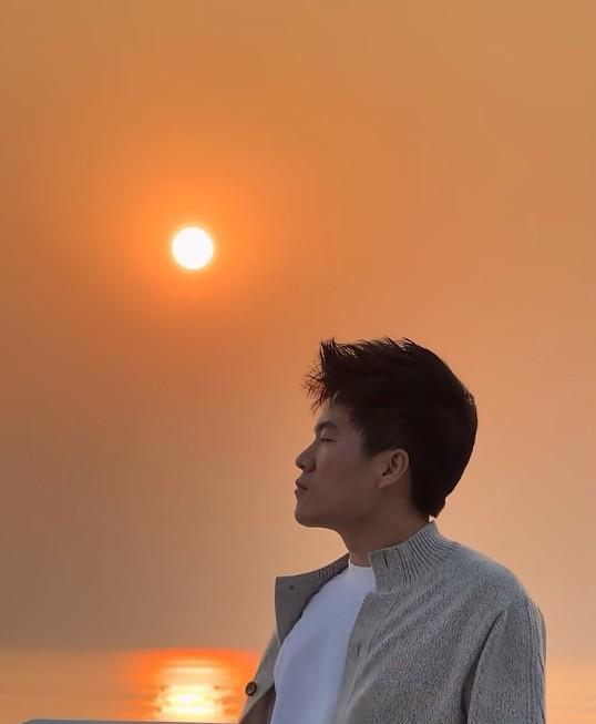 俞敏洪打脸董宇辉？别闹了，半年净赚2.39个亿的财报，才是刺向所有“唱衰者”的