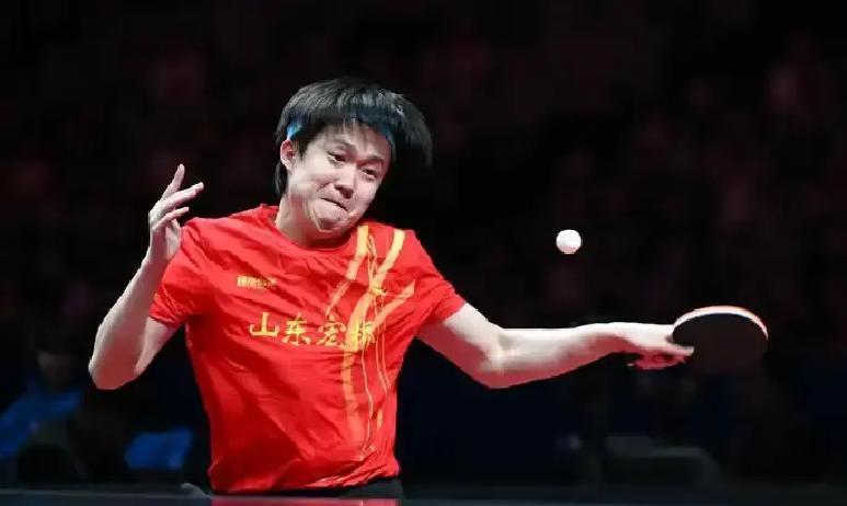 王楚钦：先停一停昨晚乒超决赛刚落幕，王楚钦摘下金牌后说：接下来不碰球。一句