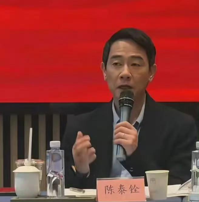 80后中很多人就是看了《古惑仔》后，跑去混社会的。结果这两位大哥现在是政协委员了