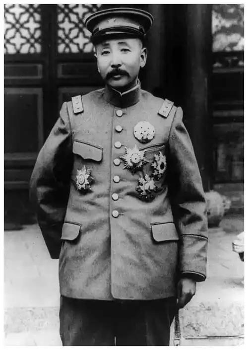 1925年，郭松龄夫妇被枪杀于辽中县老达房后，张作霖在奉军的军事会议上对奉系的军