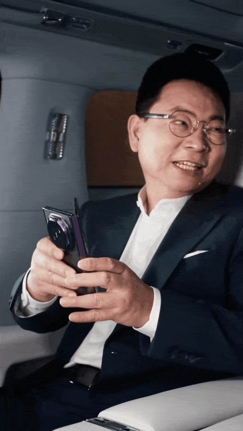华为MateXT2非凡大师的真机来了，采用G字形三折叠，官方称之为「