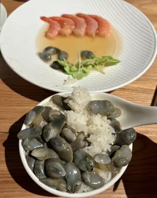 求问这美食的产地在哪？名字是什么，看着就香