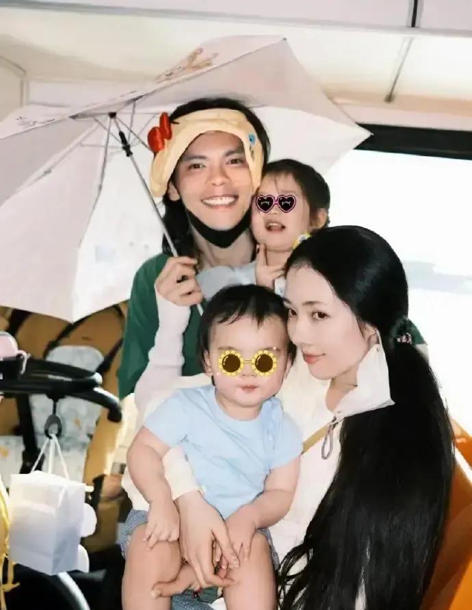 你看错了，郭碧婷这句话，根本不是抱怨。这是精确制导的夫妻默契。在镜头前幽默地