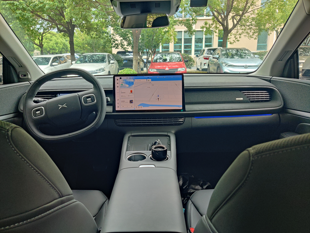 小鹏G6提车后实用感受提车20天，行驶1300多公里，开的较少，每天上下班就