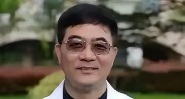 葛均波真是个谜明明是中科院院士顶尖心内专家也不肯歇班缓一缓，通宵救完心梗
