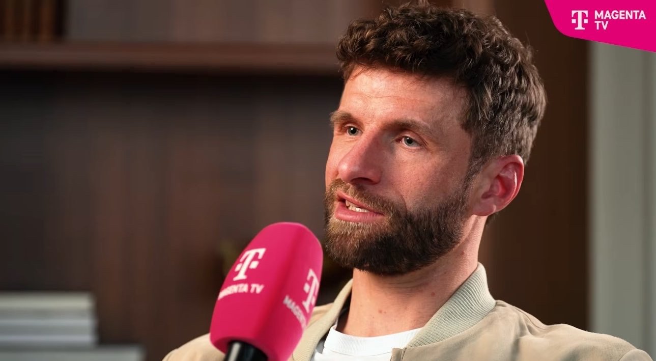 世界杯夺冠热门？🎙托马斯·穆勒：阿根廷队始终不容忽视，因为梅西还在那里。尽管他