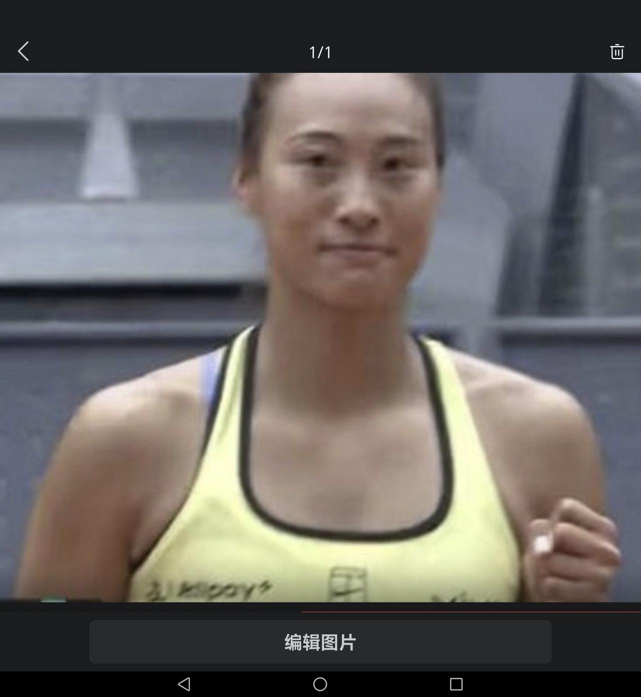 北京时间4月24日晚，WTA1000马德里站女单第二轮焦点战中，世界排名第二的哈