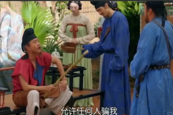 《长安的荔枝》，一开始，我们以为主角是李善德；再后来，我们以为主角是郑平安；到现