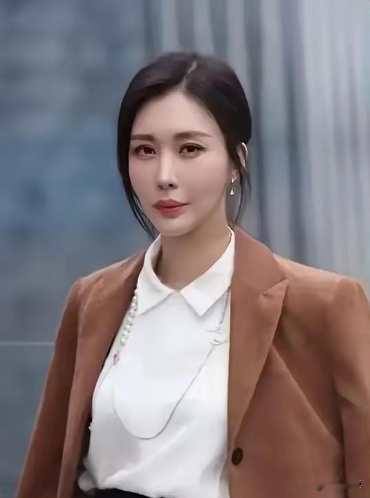 王石这波操作，堪称企业家级“分手示范”。看清一个人后不拉扯、不谈判，直接切割