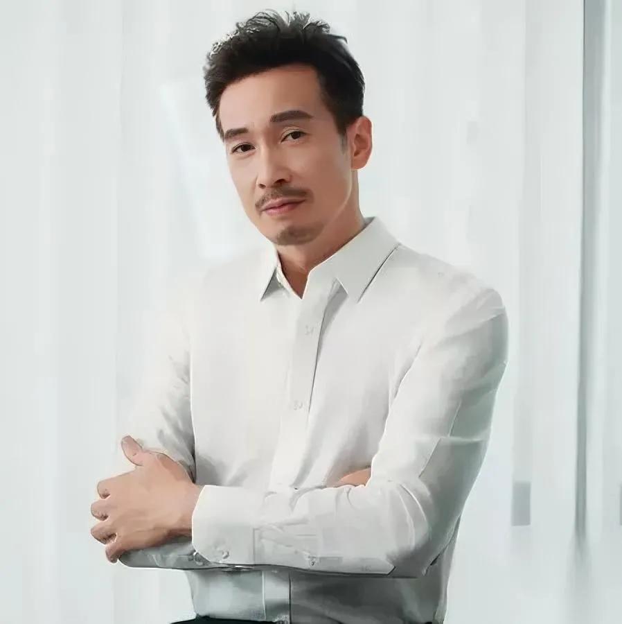 54岁陈豪的提醒，太扎心了明明是TVB视帝开咖啡店却栽了大跟头爱喝咖