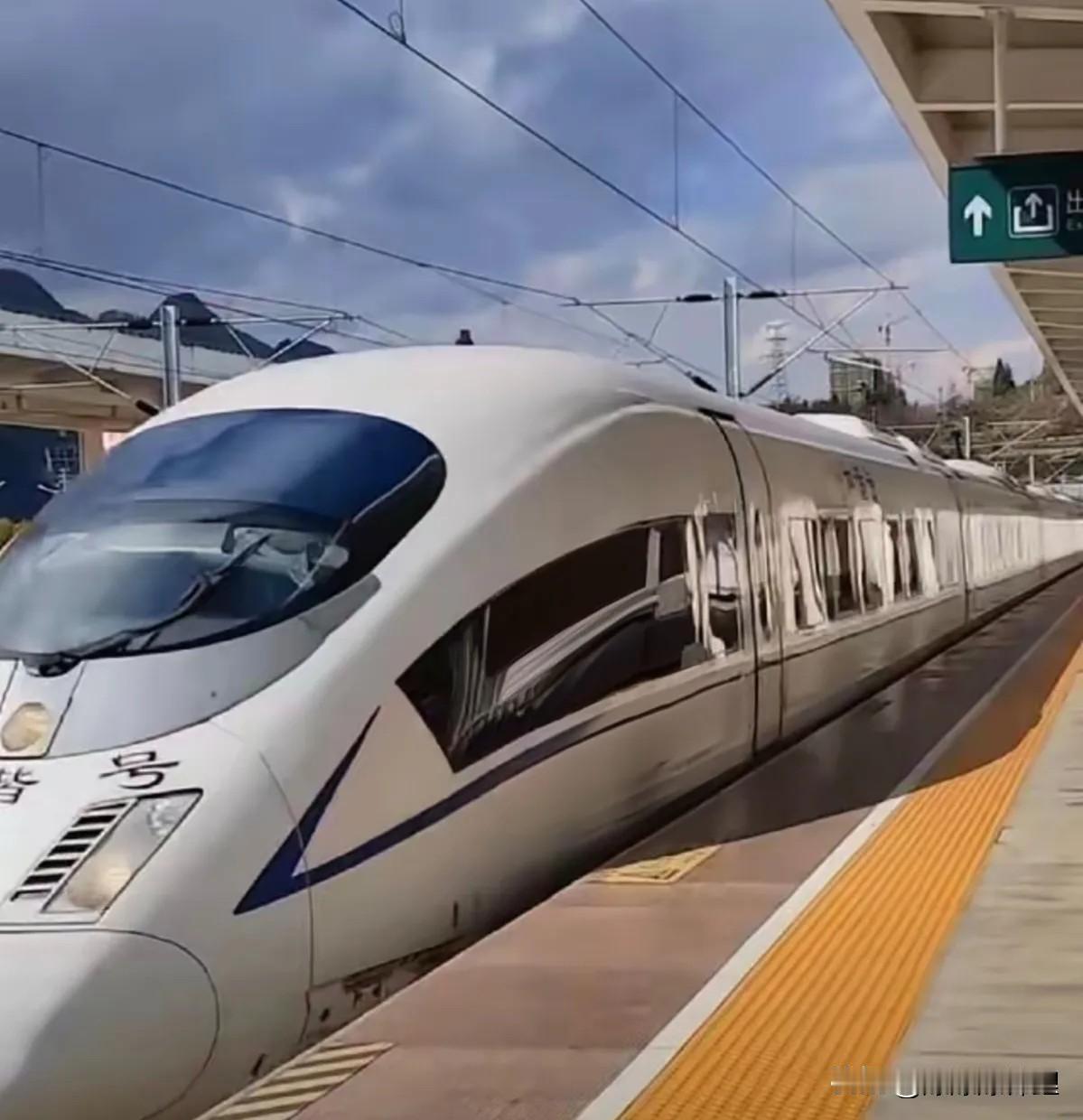 西班牙部长这次算是开了眼，但我看完心里挺不是滋味。看看那两家对手，德国西门子