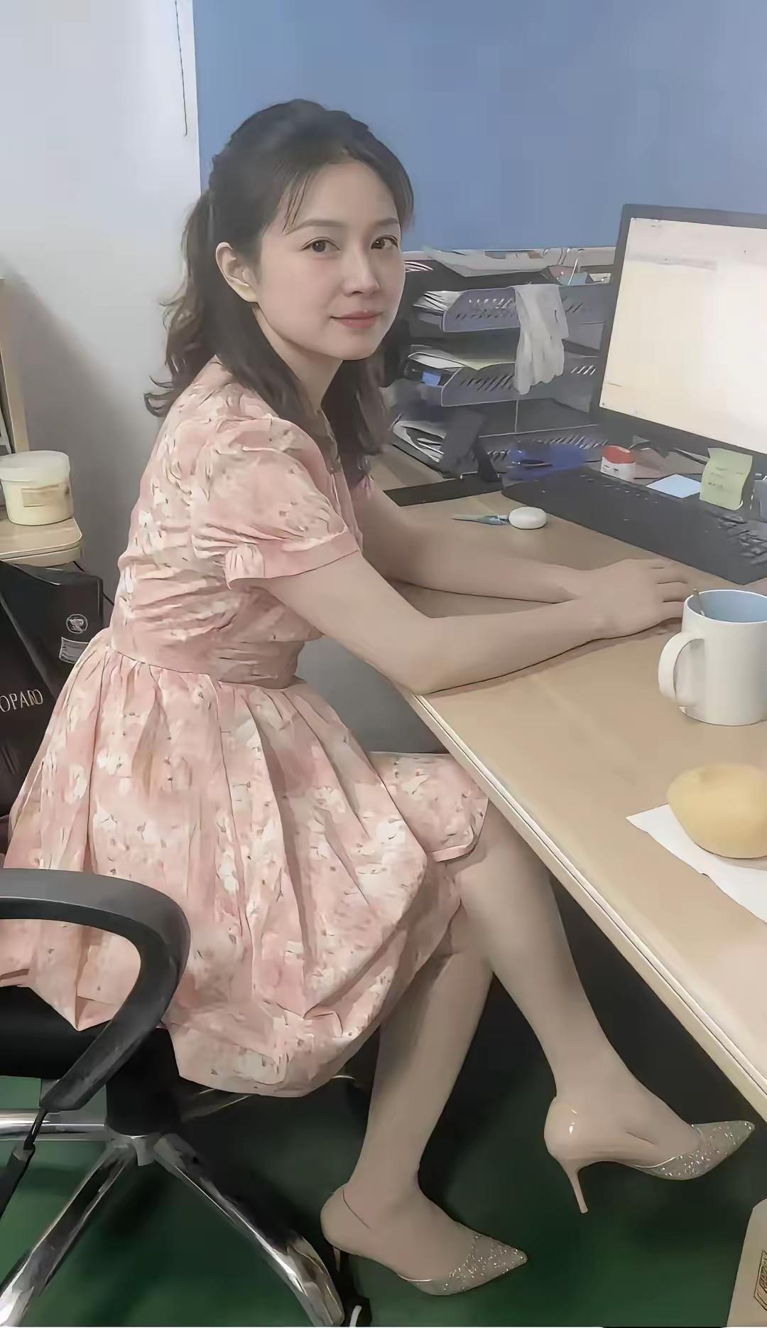 老板让我陪她加班，怎么办？