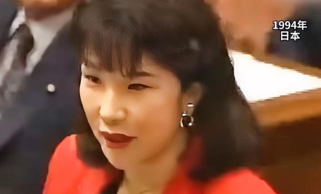 高市早苗是第1个，将我驻日大使，外交部，国防部，解放军报，人民日报，新华社，逼得