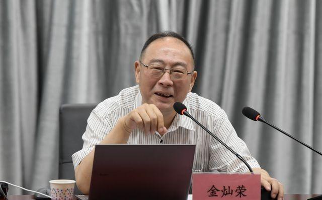 中国未来五年日子不好过！金灿荣教授曾发出警告：未来五年极有可能发生一件大事，那就