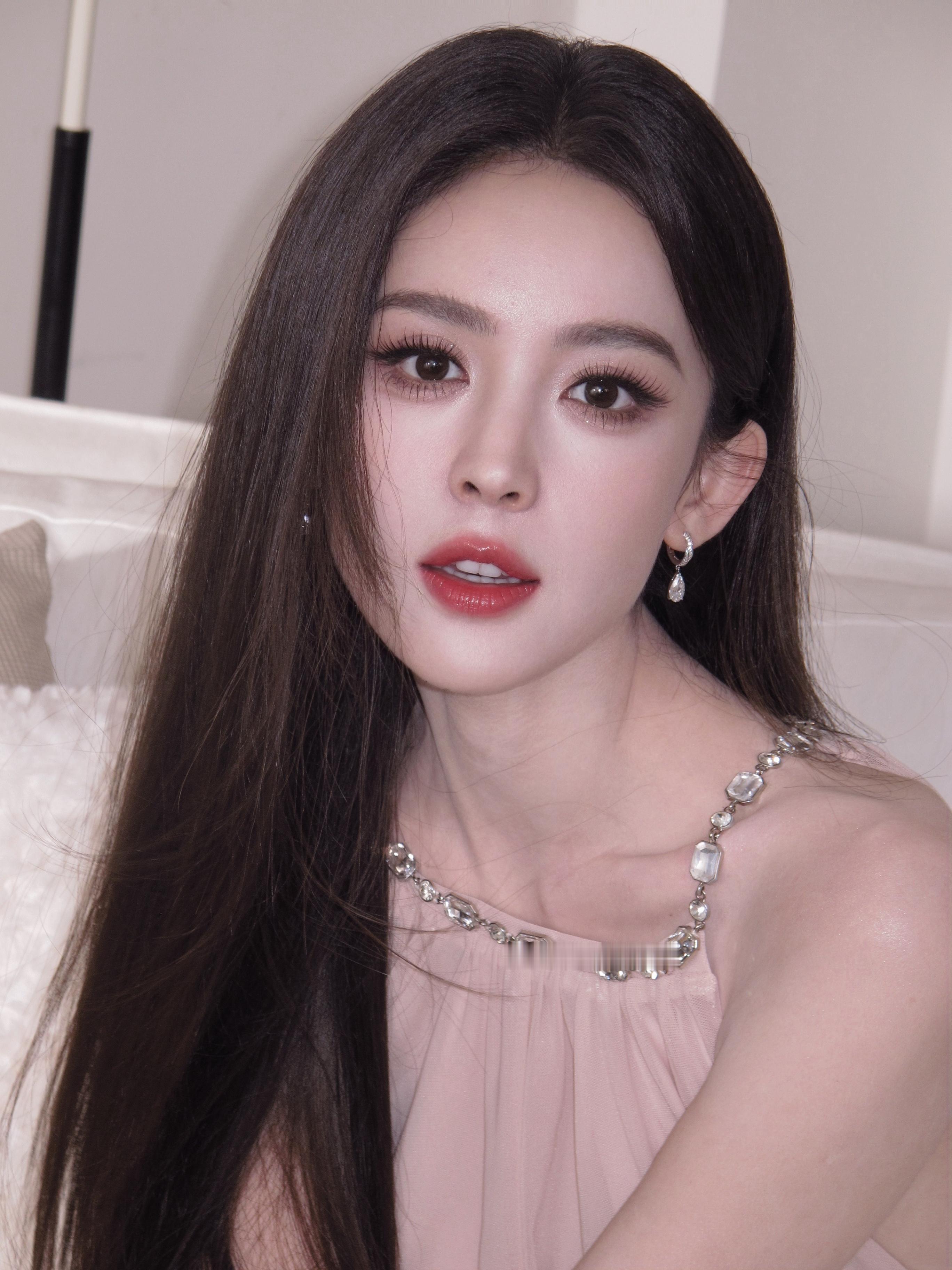 娜扎最新营业照这是什么新代言​​​