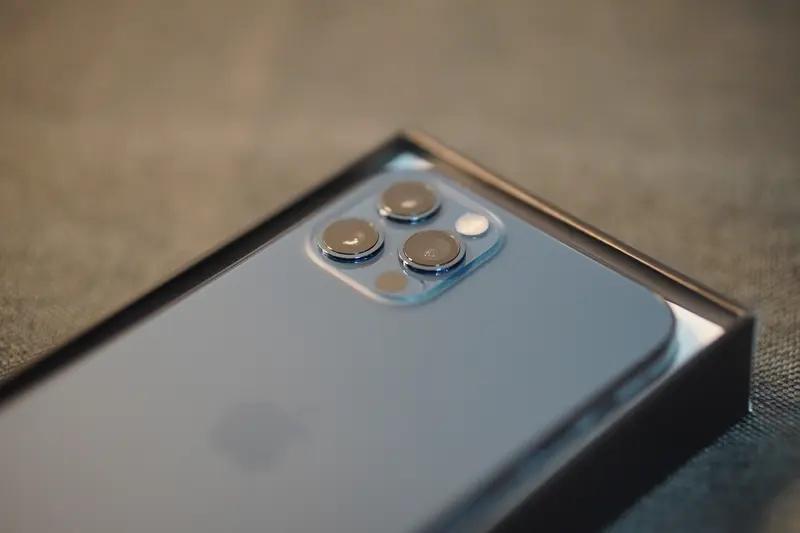 iPhone17狂降2000元！18标准版却要等明年3月，现在买还是等？今