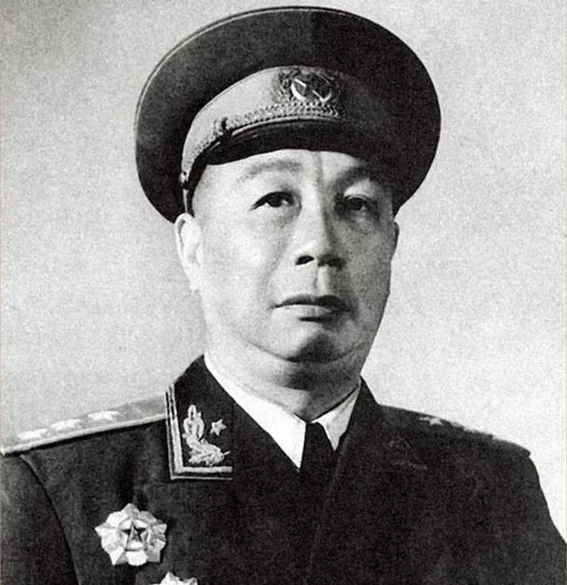1955年授衔那天，同一个“叶王陶”组合，最后却分成了一上将两中将。叶飞授上