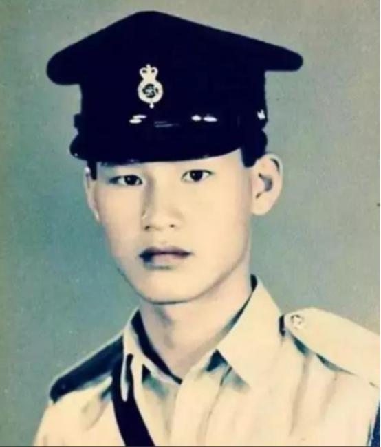 1990年，陈惠敏给李国豪250w片酬，但是李国豪说：“我不是中国人。”陈惠敏