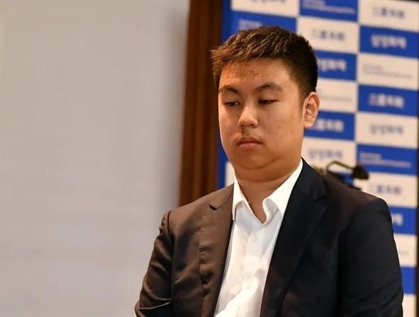 今年升九第一人全禹丞~在今年的第二届晋城杯全国围棋公开赛首轮比赛中战胜了连