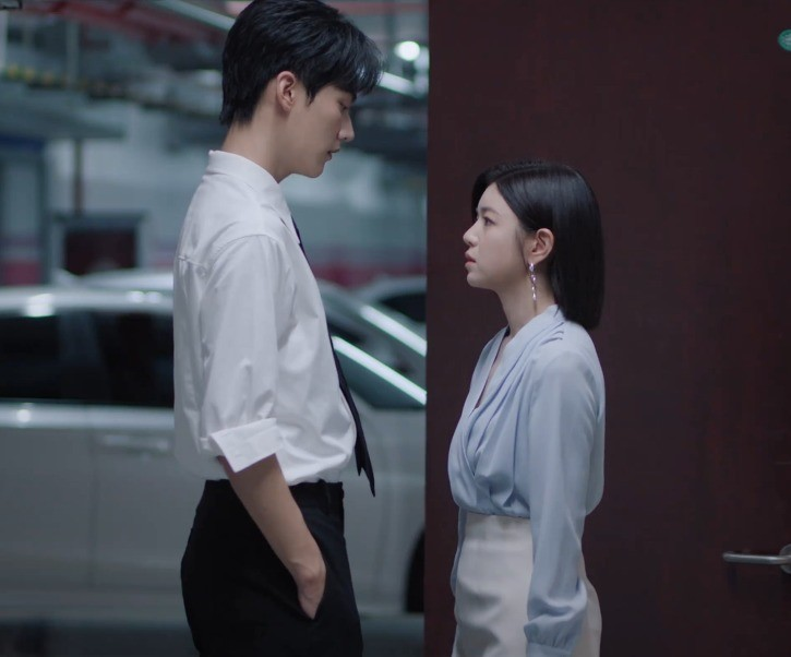 它来了，《狙击蝴蝶》它真的来了，姐弟恋的世界名著终于来了！其实我入坑