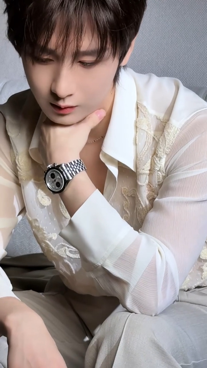 在王老师这个视频里走不出来了啊顶级魅惑力的男神成毅，随便一截都是神图啊十八宫格都