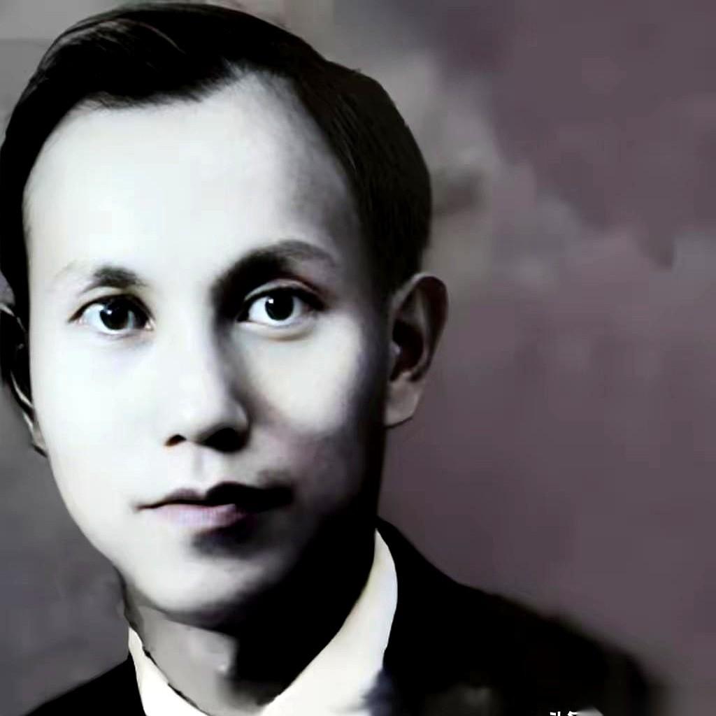 说真的，有时候你不得不佩服某些人的“出厂设置”。1937年，香港一个破阁楼里，