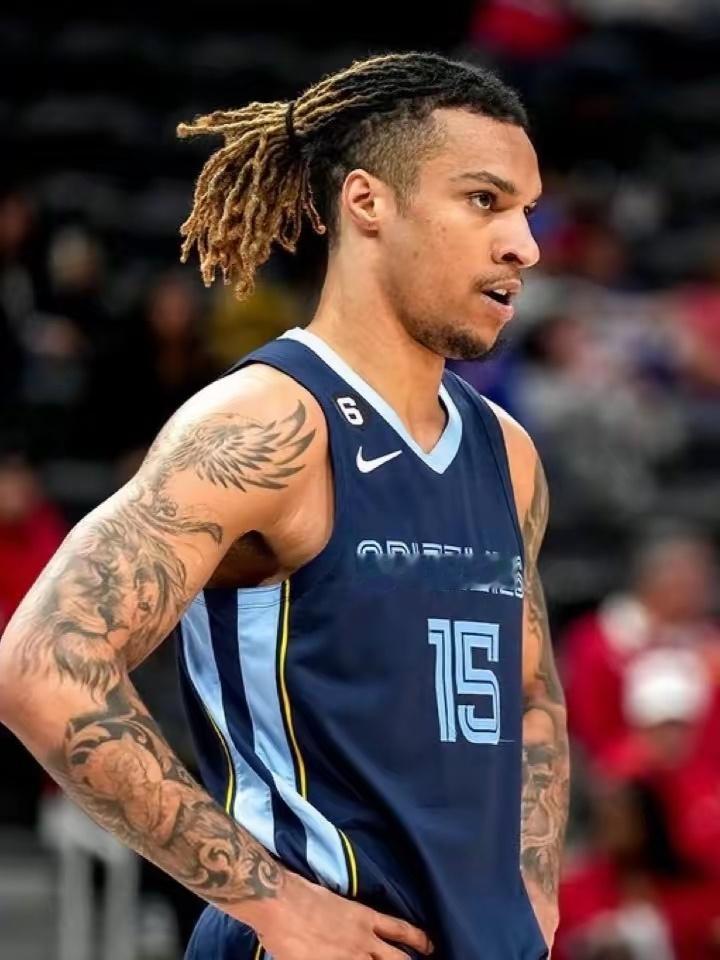 NBA球星克拉克死亡原因曝光：吸食毒品过量，体内发现多种毒品！近日，洛杉矶法医局
