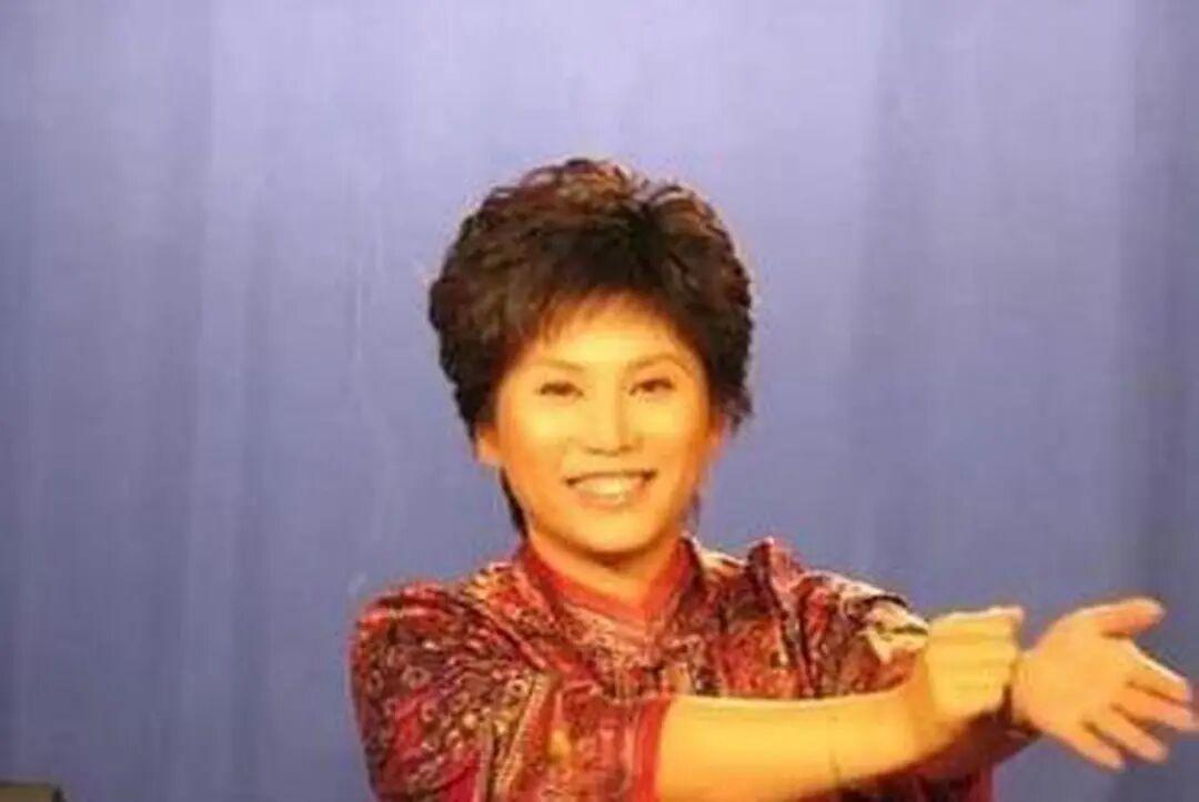 曲黎敏：“超过4个人的聚会我不参加，没有意义，人活得越久，应该越孤独才对，热