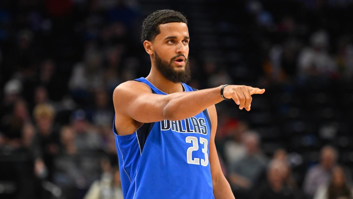 达拉斯独行侠在获得联盟困难条款下的一个额外名额后，与前锋杰里迈亚·罗宾逊-厄尔