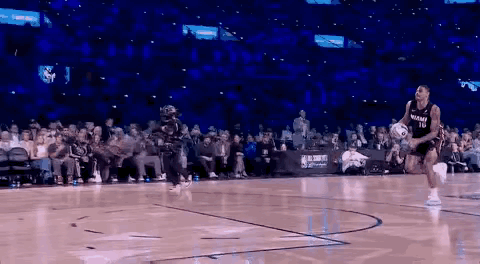 论罚球线扣篮，优雅肯定帮主，难度肯定拉文，罚球线胯下、大风车[doge]