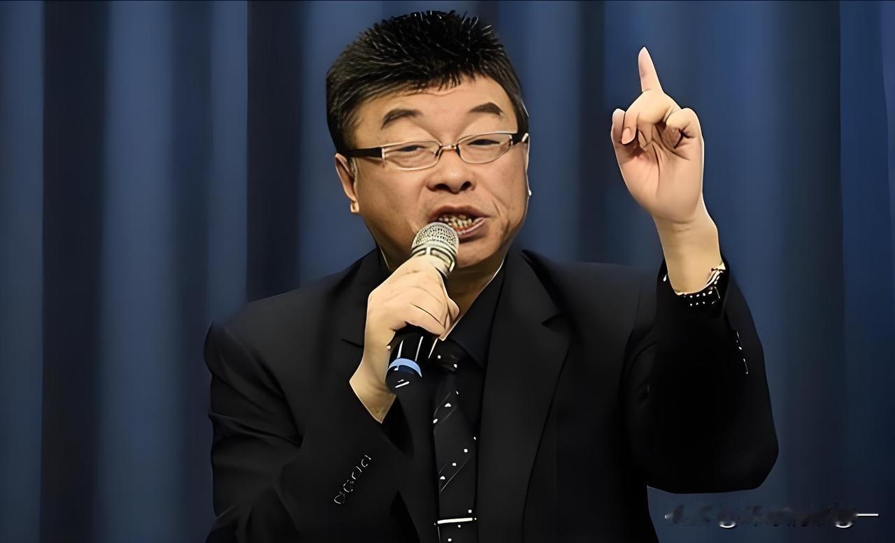 蓝营这回终于有人敢对“金小刀”亮剑了！邱毅直接甩出刑事告发状，指控金溥聪涉嫌强制